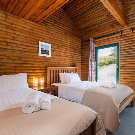 Heather Lodge With Sea And Mountain Views Leenaun Exterior foto